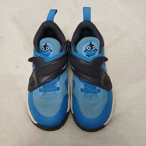 Boys' Nike Team Hustle Basketball shoes blue white swoosh Sz 12.5 Boys.